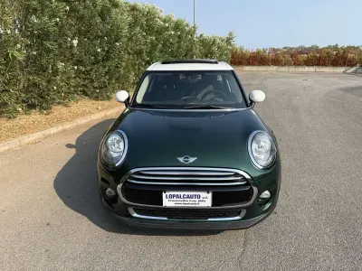 Usata Mini Cooper D Seven 116 CV (85 kW) 2017 Verde Utilitaria