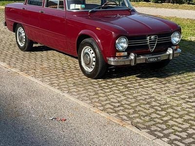 Usata Alfa Romeo Giulia 1300 Super 88 CV (64 kW) 1972 Rosso Berlina