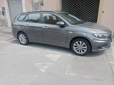 Usata Fiat Tipo 120 CV (88 kW) 2018 Verde Station wagon
