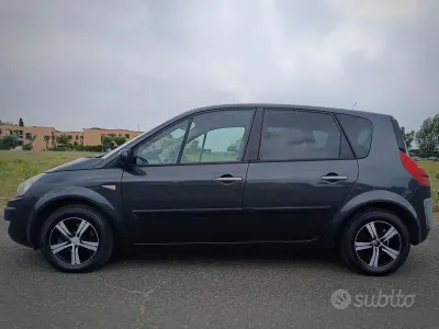 Usata Renault Scenic E-Tech 85 CV (62 kW) 2008 Grigio Monovolume