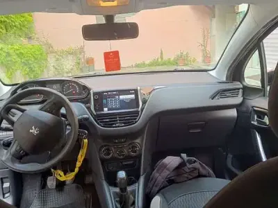 Usata Peugeot 208 Active 75 CV (55 kW) 2016 Utilitaria