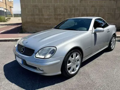 Usata Mercedes SLK230 197 CV (144 kW) 2001 Argento Cabrio