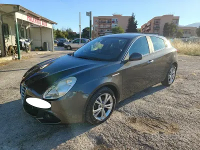 Usata Alfa Romeo Giulietta Turismo 105 CV (77 kW) 2011 Grigio Utilitaria