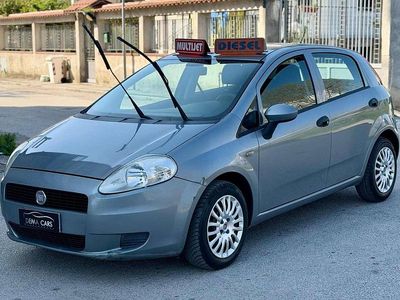 Usata Fiat Grande Punto 75 CV (55 kW) 2011 Grigio Utilitaria