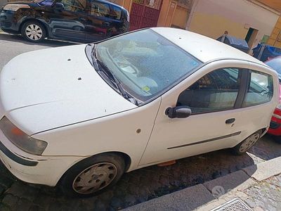 Usata Fiat Punto 60 CV (44 kW) 2001 Bianco Utilitaria