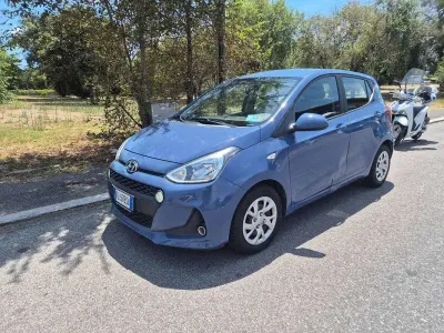 Usata Hyundai i10 Comfort 67 CV (49 kW) 2017 Blu/azzurro Utilitaria