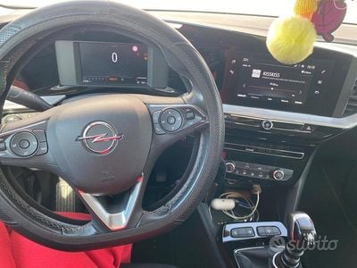 Usata Opel Mokka 131 CV (96 kW) 2022 Bianco SUV