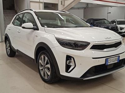 Occasion Kia Stonic Urban 101 ch (74 kW) 2024 Blanc SUV