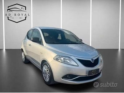 Usata Lancia Ypsilon Gold 69 CV (50 kW) 2017 Grigio Utilitaria