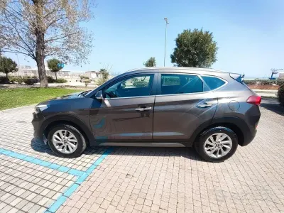Usata Hyundai Tucson Xpossible 141 CV (103 kW) 2016 Grigio SUV