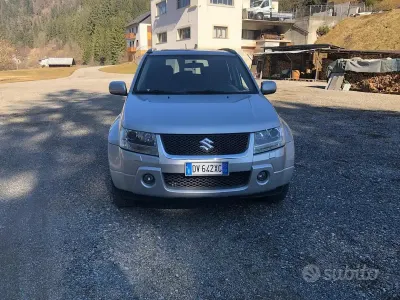 Usata Suzuki Grand Vitara 129 CV (94 kW) 2009 Grigio SUV