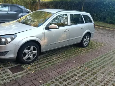 Usata Opel Astra 101 CV (74 kW) 2008 Grigio Station wagon