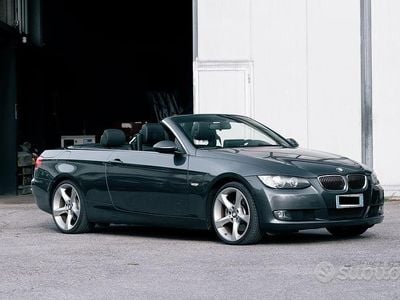 Begagnad BMW 325 Cabriolet Comfort Edition 218 HK (160 kW) 2007 Grå Cab