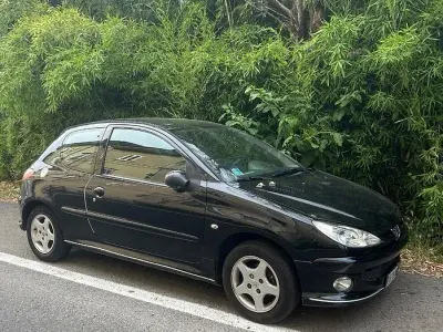 Usata Peugeot 206 75 CV (55 kW) 2005 Nero Berlina