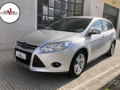 Usata Ford Focus 116 CV (85 kW) 2013 Argento Station wagon