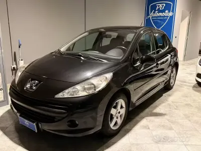 Käytetty Peugeot 207 68 HP (50 kW) 2007 Musta Sedan