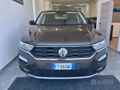 Usata VW T-Roc Style 116 CV (85 kW) 2019 Grigio SUV