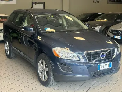 Usata Volvo XC60 Kinetic 136 CV (100 kW) 2013 Grigio SUV