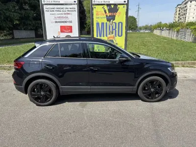 Usata VW T-Roc Sportline 116 CV (85 kW) 2025 Nero SUV