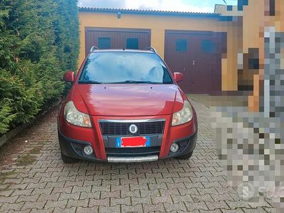 Usata Fiat Sedici 107 CV (78 kW) 2007 Rosso SUV