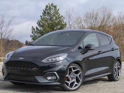 Begagnad Ford Fiesta Performance Edition 200 HK (147 kW) 2020 Svart Halvkombi