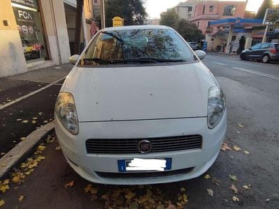 Usata Fiat Grande Punto Dynamic 77 CV (56 kW) 2009 Bianco Utilitaria