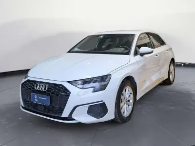 Usata Audi A3 116 CV (85 kW) 2022 Bianco ghiacciaio metallizzato Berlina