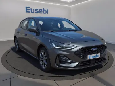 Usata Ford Focus ST-Line 125 CV (91 kW) 2022 Magnetic grey Berlina