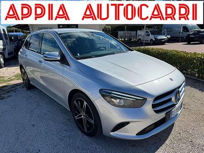 Usata Mercedes B200 150 CV (110 kW) 2021 Argento Monovolume