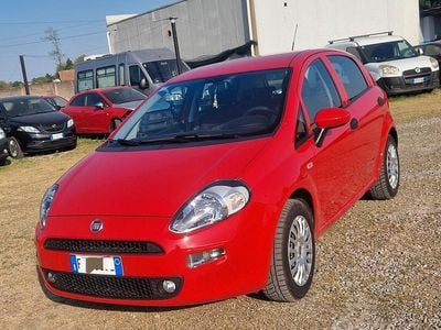Usata Fiat Punto Lounge 69 CV (50 kW) 2015 Rosso Utilitaria