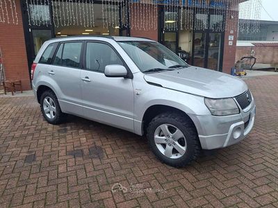 Usata Suzuki Grand Vitara 129 CV (94 kW) 2006 Argento SUV