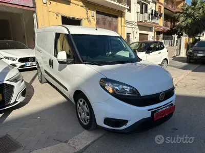 Usata Fiat Doblò 105 CV (77 kW) 2018 Bianco Monovolume