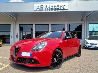 Usata Alfa Romeo Giulietta Quadrifoglio Verde 241 CV (177 kW) 2014 Rosso Utilitaria