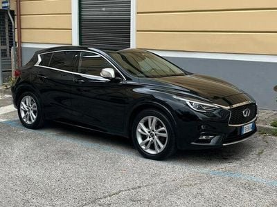 Infiniti Q30