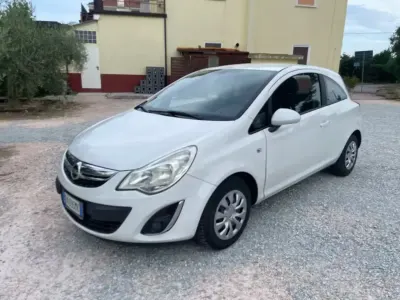 Usata Opel Corsa 86 CV (63 kW) 2012 Bianco Utilitaria