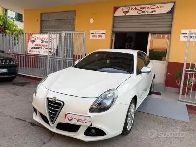 Gebraucht Alfa Romeo Giulietta Exclusive 105 PS (77 kW) 2013 Weiß Kleinwagen