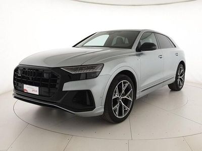 Usata Audi Q8 Sport 340 CV (250 kW) 2023 Grigio satellite metallizzato SUV
