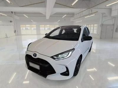 Usata Toyota Yaris Hybrid Lounge 92 CV (67 kW) 2023 Berlina