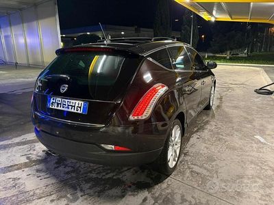 Usata Lancia Delta 120 CV (88 kW) 2014 Utilitaria