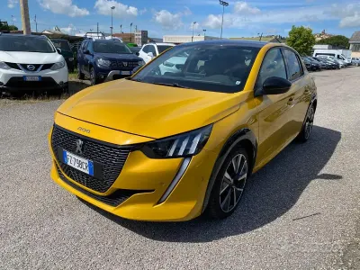 Usata Peugeot 208 GT-line 102 CV (75 kW) 2020 Giallo Utilitaria