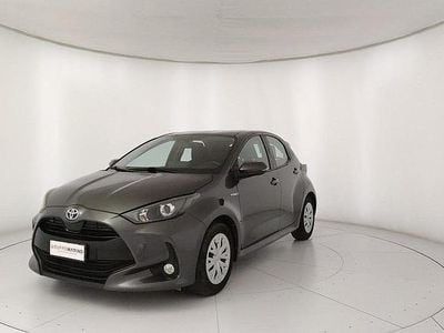 Usata Toyota Yaris Business Edition 116 CV (85 kW) 2021 Grigio Utilitaria