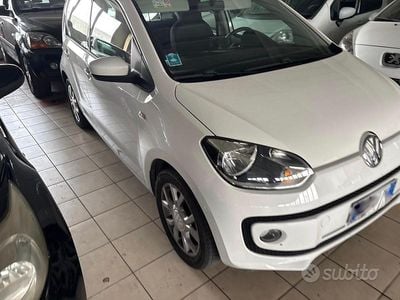 Begagnad VW up! 2016 Vit Halvkombi