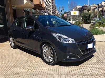 Usata Peugeot 208 Allure 82 CV (60 kW) 2018 Grigio Utilitaria