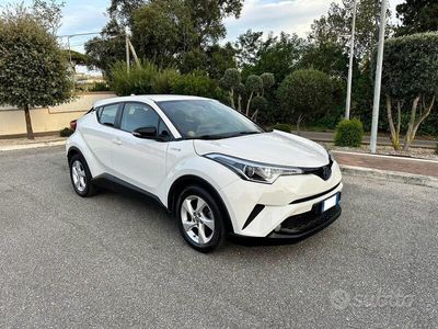 Usata Toyota C-HR Business Edition 98 CV (72 kW) 2019 Bianco SUV