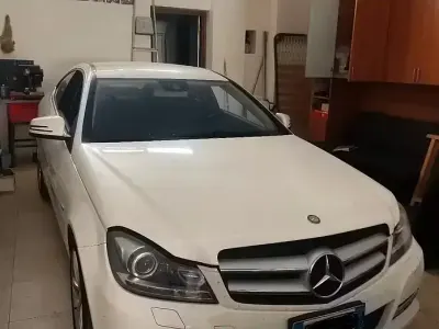Usata Mercedes C220 Executive 170 CV (125 kW) 2013 Bianco Coupé