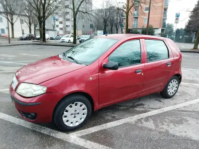 Usata Fiat Punto Classica 60 CV (44 kW) 2010 Rosso Utilitaria