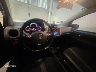 Usata VW up! Highline 68 CV (50 kW) 2019 Blu/azzurro Utilitaria