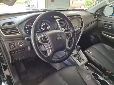 Usata Mitsubishi L200 150 CV (110 kW) 2021 Nero Pick-up