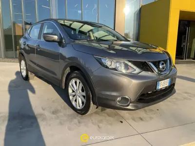 Usata Nissan Qashqai Acenta 131 CV (96 kW) 2016 Grigio SUV