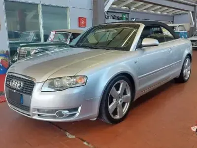 Usata Audi A4 Cabriolet Comfort 140 CV (102 kW) 2006 Argento Cabrio